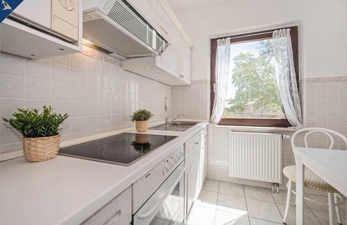 Mellenthin House | Ferienhaus Mellenthin - Geräumiges Ferienhaus in Ländlicher Idylle mit Stellplatz, Wlan und Terrasse
