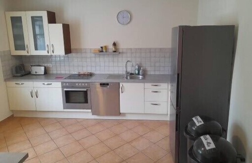 Brilon Apartment | Ferienhaus mit 180 qm, 3 Doppelzimmer, 1 Dreibettzimmer, 1 Wohn-/essbereich, max für 10 Personen