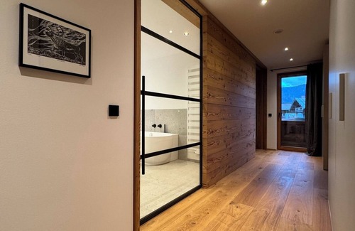 Reit im Winkl Apartment | Ferienhaus mit 4 Separaten Schlafzimmern, 240 qm