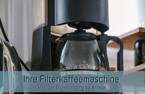 Hockelheim House | Ferienhaus Northeim - 300qm - 3 Wohnungen - 12 Zimmer - bis 18 Gäste - Kleinkinder reisen gratis - für Familien und Gruppen - Küchen mit Spühlmaschine Backofen, Mikrowelle - Smart-TV - WLAN - Fußbodenheizung, Klimaanlage & Raffstores - nähe Göttingen