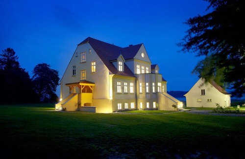 Grubnow House | Ferienhaus Remise direkt am Wasser im Gut Grubnow Rügen