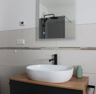 Twist House | Ferienhaus Seehuis, Sauna, angeln, familienfreundlich