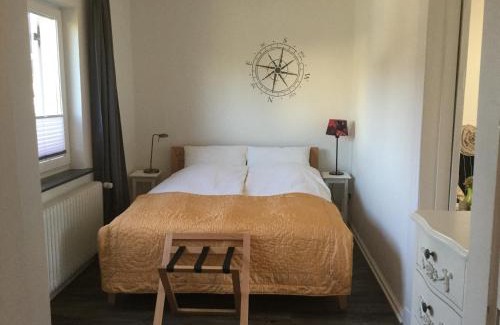 Ziegelhof House | Ferienhaus Us lütt Hus und das Zimmer Linde im Haupthaus