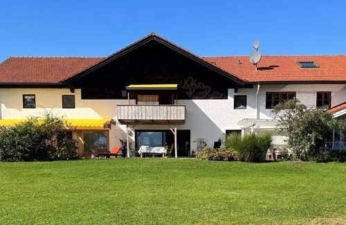 Teisendorf Apartment | Ferienhaus "zur Schönen Aussicht"