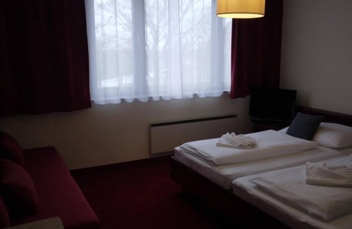 Podersdorf am See Bed & Breakfast | Ferienherbergen S. u. J. Zeisz - Double room with shower, WC, 1-2 nights