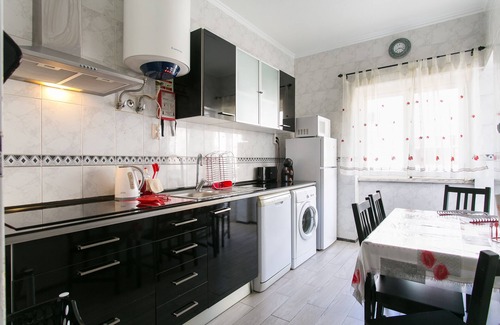 Algueirao - Mem Martins Apartment | Ferienwohnung/app. für 6 Gäste mit 70m² in Algueirão-mem Martins