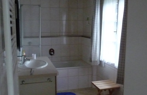 Unterschonau Apartment | Ferienwohnung 65 qm, für 2-4 Personen, 2 getrennte Schlafzimmer, Balkon u. Nichtraucher