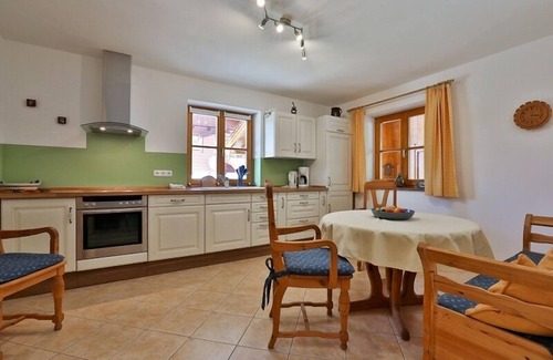 Unterschonau Apartment | Ferienwohnung für 2-6 Pers., 114 qm, zwei Bäder, Badewanne u. Dusche, sep. WC, 3 sep. Schlafzimmer