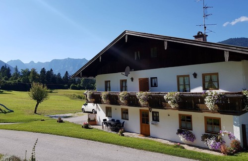 Schoenau am Koenigssee Apartment | Ferienwohnung Hochkalter für 2 Personen, kombinierter Wohn- Schlafraum, Dusche/WC, Balkon, 36 qm