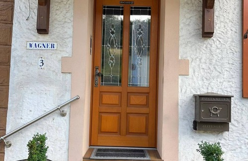 Losheim am See Apartment | Ferienwohnung Göttert - Haus Erika - Apartment/apartment, shower, WC