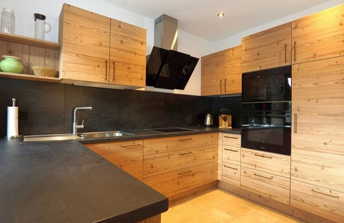 Staudach-Egerndach Apartment | Ferienwohnung Burg Hohenstein, 100 m² für 1-6 Personen, Terrasse, Wlan