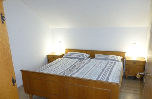Waging am See Apartment | Ferienwohnung 2 bis 4 Personen, 2 Schlafzimmer, Balkon, 50 qm
