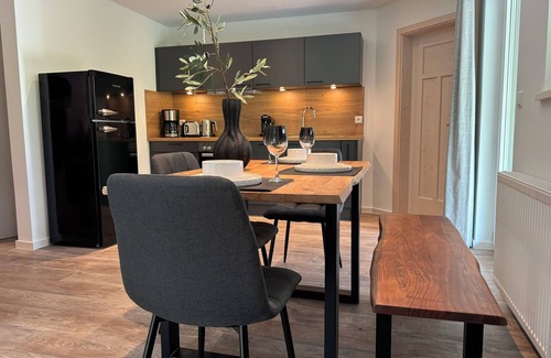 Anger Apartment | Ferienwohnung 2 mit 2 Schlafzimmer, Priv. Sauna und Traumhaften Salzwasser-pool