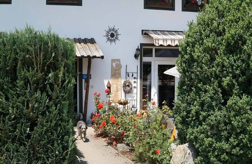 Bad Endorf Apartment | Ferienwohnung 4, 55 qm, 1. Stock, 1 Separates Schlafzimmer