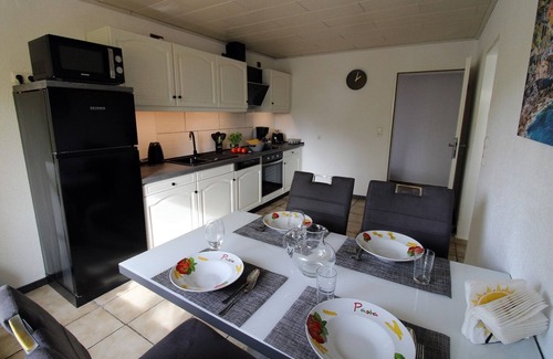 Anzhausen Apartment | Ferienwohnung 60qm mit Smart-tv und Lounge-ecke