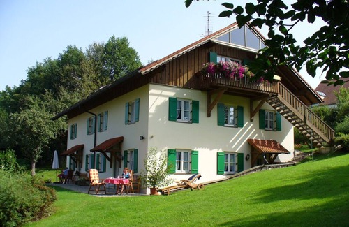 Hirschbach Apartment | Ferienwohnung 70qm | Komfortable FeWo (70qm) mit kostenlosem WLAN