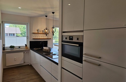 Seeon-Seebruck Apartment | Ferienwohnung 80 qm 1 Sep. Schlafzimmer für 1-4 Personen mit Balkon