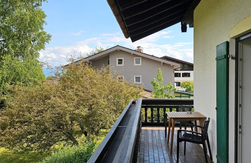 Seeon-Seebruck Apartment | Ferienwohnung 80 qm 1 Sep. Schlafzimmer für 1-4 Personen mit Balkon