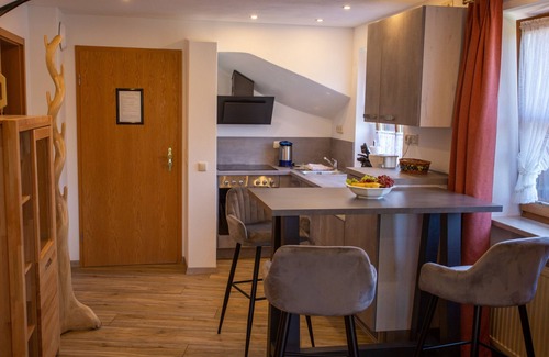 Inzell Apartment | Ferienwohnung "Almenrausch" für 2 Personen mit Balkon, 38 m²