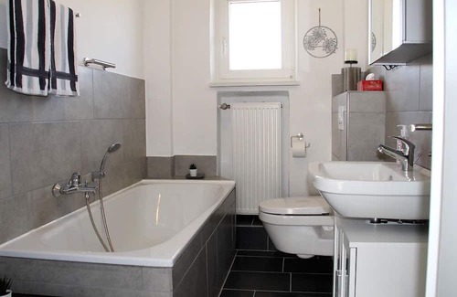 Weierbach Apartment | Ferienwohnung "Am Gartenzaun" - Appartement/fewo, Dusche und Bad, WC, 2 Schlafräum
