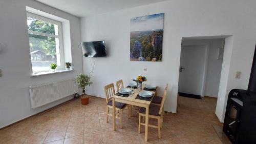 Bad Gottleuba-Berggiesshuebel Apartment | Ferienwohnung am Hofladen Hellendorf - Sächsische Schweiz