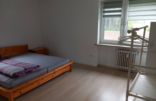 Bechhofen Apartment | Ferienwohnung am Waldrand mit Balkon und Garten