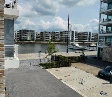 Mitte-Sud Apartment | Ferienwohnung am Yachthafen Port Marina