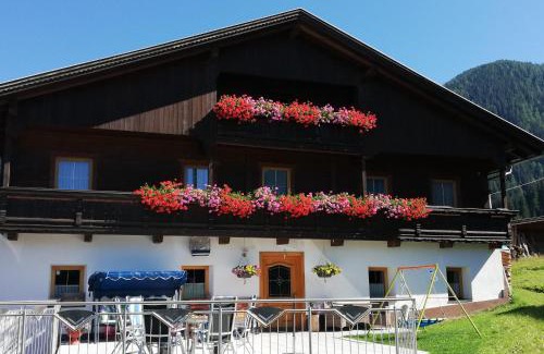 Kartitsch Apartment | Ferienwohnung Außerlechner