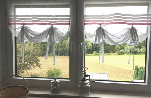 Detmold-Nord Apartment | Ferienwohnung Ausblick im 1. OG 100 m² für 2 bis 6 Pers. Stadtrand von Detmold