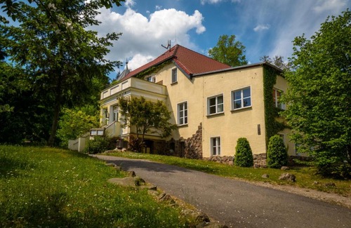 Chorin Apartment | Ferienwohnung Bienenkorb Hotel Haus Chorin