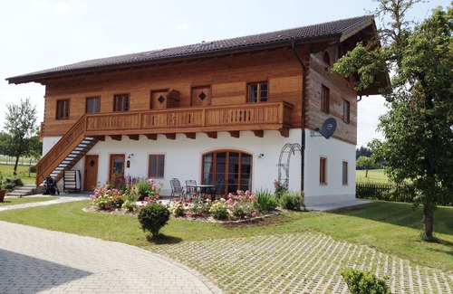 Hoslwang Apartment | Ferienwohnung "Chiemsee", 110 qm Erdgeschoss, 3 separate Schlafzimmer