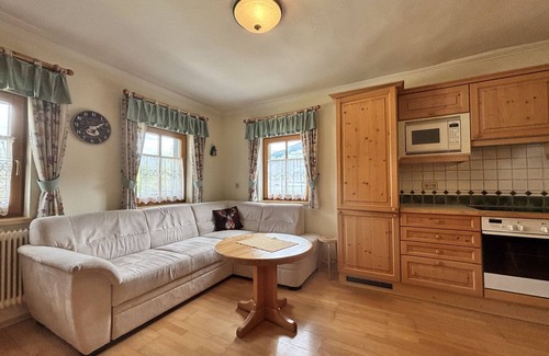 Weissenbach Apartment | Ferienwohnung Christoph by Interhome