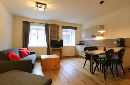 Unterammergau House | Ferienwohnung Enzian - Gasthof Stern