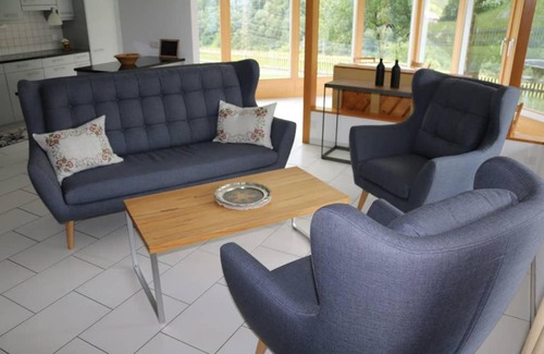 Sumvitg Apartment | Ferienwohnung für 5 Personen in Cumpadials, inmitten der Surselva