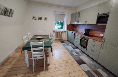 Naunheim Apartment | Ferienwohnung Gasthof Port 90