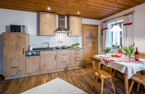 Hoslwang Apartment | Ferienwohnung "Hartsee", 44 qm Obergeschoss, 1 separates Schlafzimmer