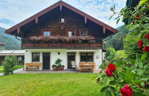 Aschau im Chiemgau Apartment | Ferienwohnung "Heuduft" 75 qm mit zwei Schlafzimmern und Balkon
