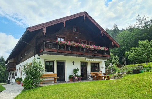Aschau im Chiemgau Apartment | Ferienwohnung "Heuduft" 75 qm mit zwei Schlafzimmern und Balkon