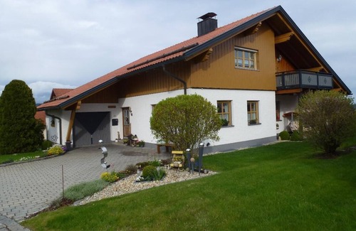 Freyung Apartment | Ferienwohnung im 1. Stock mit 2 Schlafzimmern und Wlan