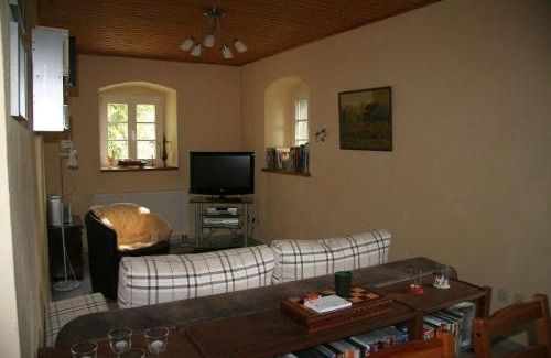 Maxen Apartment | Ferienwohnung Im Sanierten Fachwerkhof Mit Terrasse Und Pool Nah An Dresden