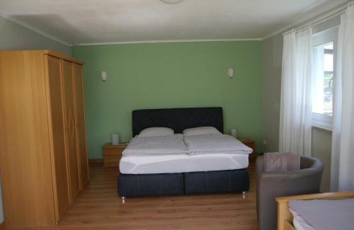 Bad Pyrmont Apartment | Ferienwohnung in Löwensen mit eigener Terrasse, cleaning included