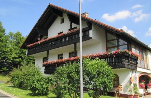 Mahring Apartment | Ferienwohnung in Mähring mit 2 Schlafzimmern und Terrasse