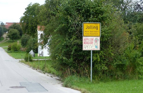 Bad Endorf Apartment | Ferienwohnung Jollinger Stadl, 39 qm DG, Kombinierter Wohn- & Schlafraum