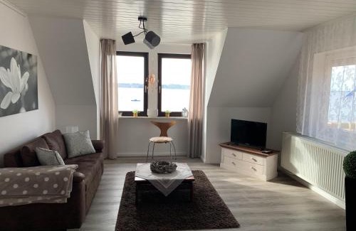 Heikendorf Apartment | Ferienwohnung "Möltenorter Strand"