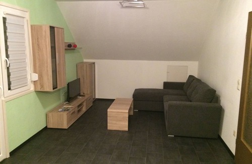 Gambach Apartment | Ferienwohnung mit Balkon am Waldrand