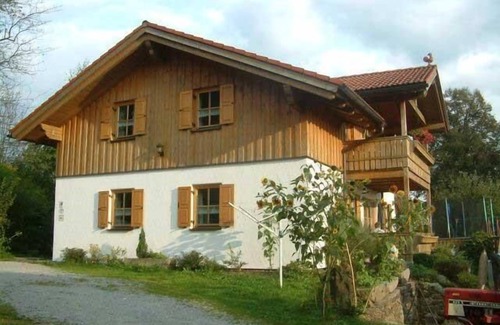 Zwieselberg Apartment | Ferienwohnung mit Balkon und Reitplatz