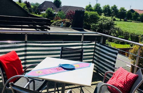 Schortens Apartment | Ferienwohnung mit Blick in die Landschaft Nähe Nordsee