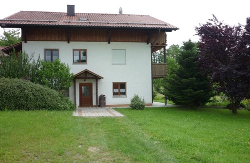 Bad Koetzting Apartment | Ferienwohnung mit überdachter Terrasse