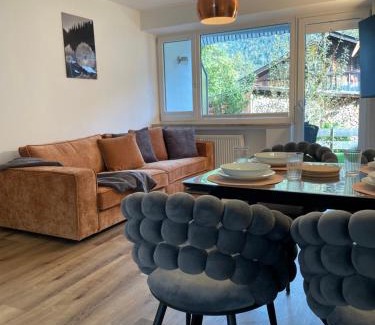 Mittenwald Apartment | Ferienwohnung mit Terrasse und Garten mit Blick auf das Karwendelgebirge