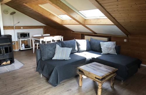 Chieming Apartment | Ferienwohnung Nimscholz für 2 Personen mit Balkon, 48m²